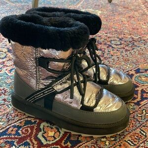 EMU moon boots